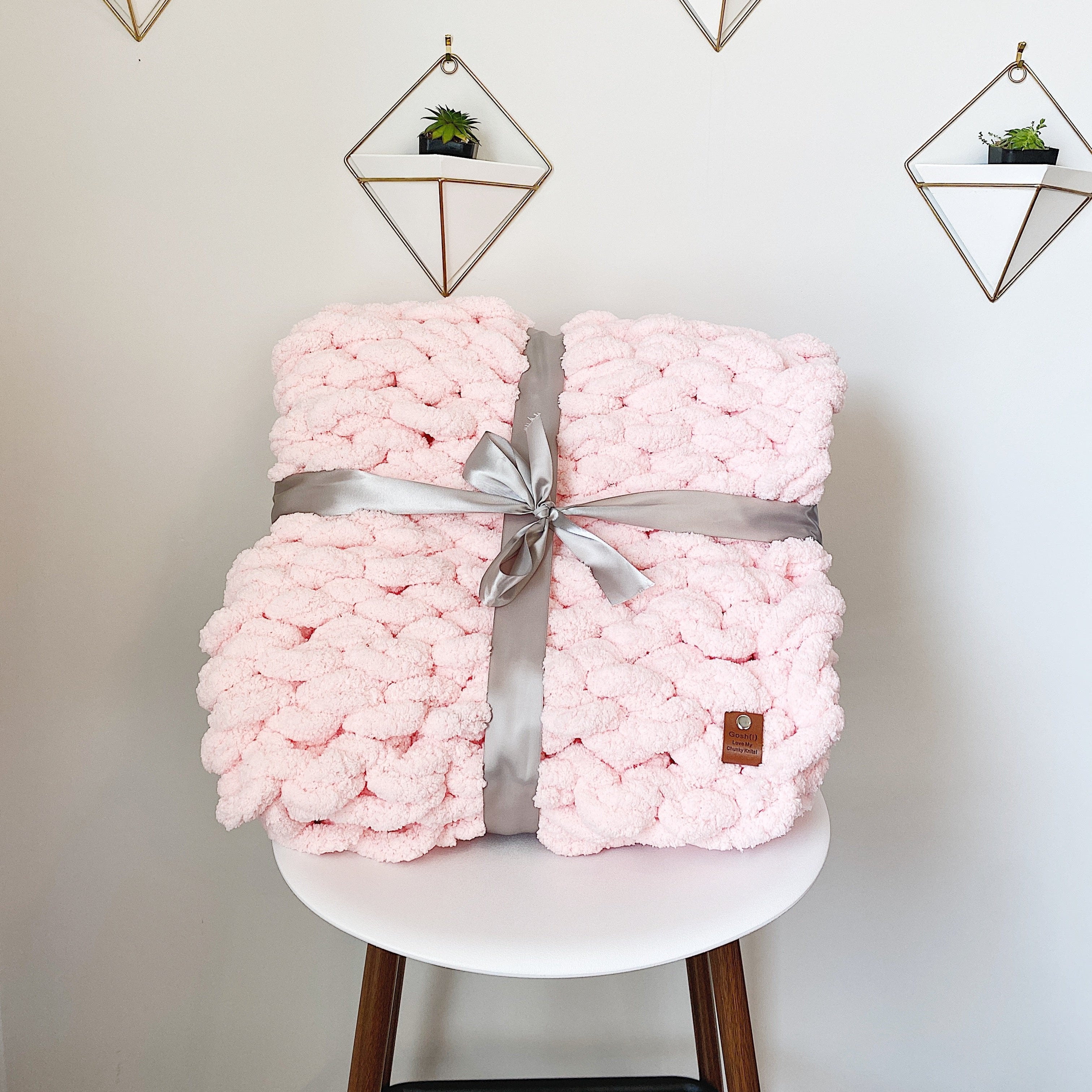 Chunky Knit Blanket in Pink