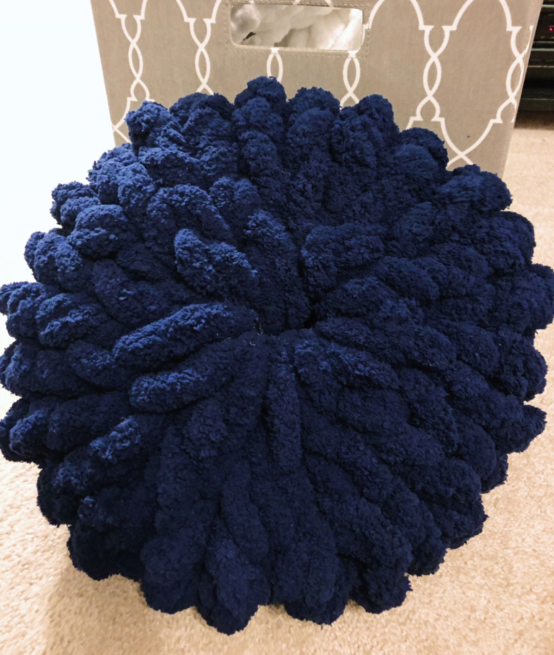 DIY Chunky Pillow Puff